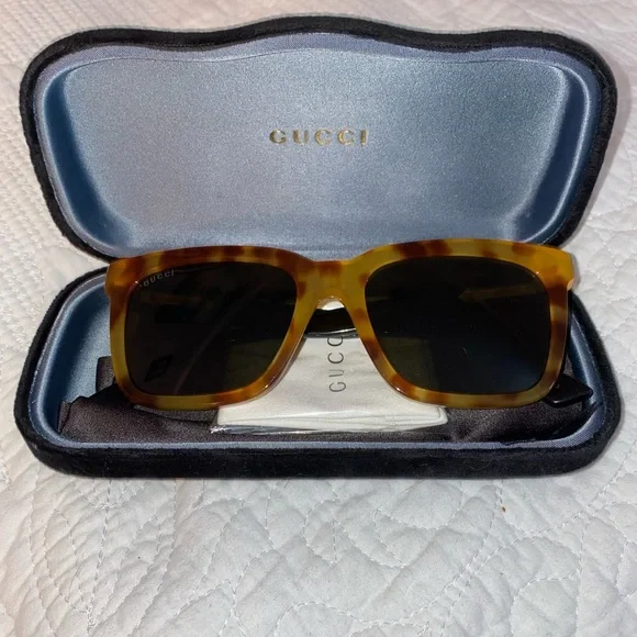 Gucci | Accessories | Womens Gucci Sunglasses Never Worn  display picture 2